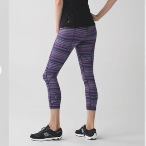 Lululemon Violet‎ Stripes Pace Rival Cropped Leggings Size 4